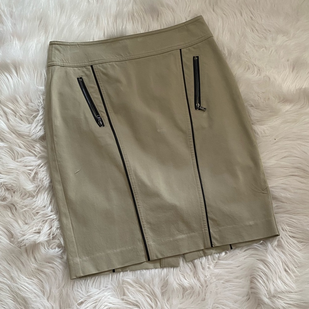 Ann Taylor Tan Skirt w/ Faux Leather Piping Sz 2